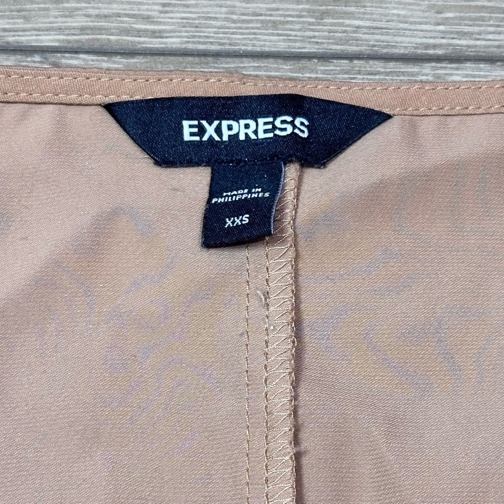 Express Satin Ruffle Tank - Picture 7 of 10